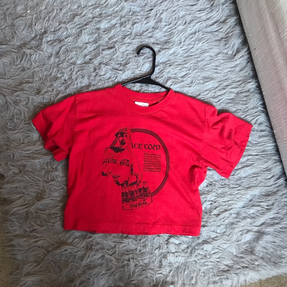 Red Coca Cola t shirt